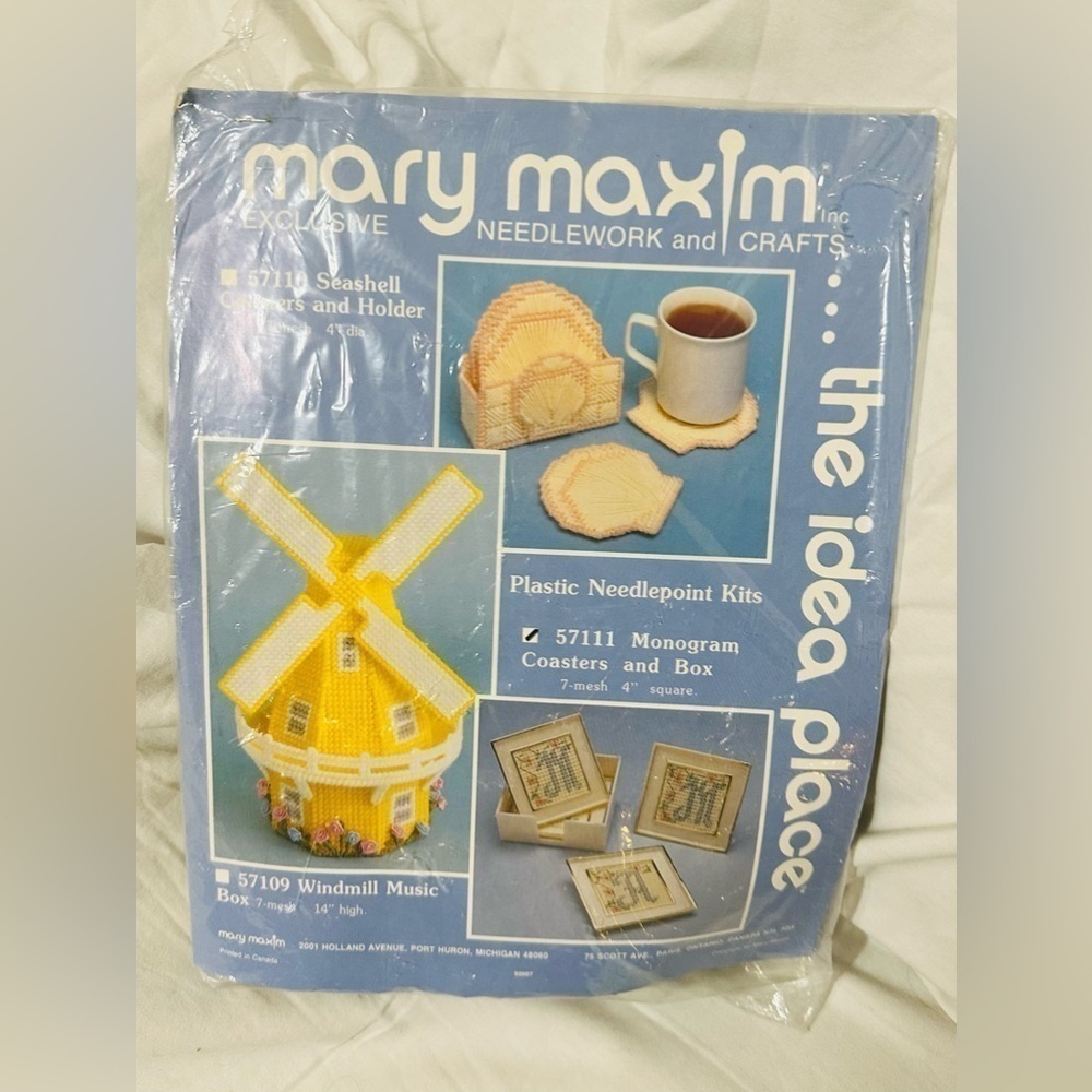 Vintage Mary Maxim needlepoint Kit #57111. New/Unused‎ Condition. Rare.